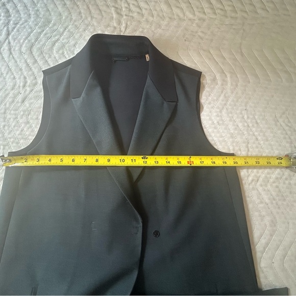 Ellie Tahiti Blazer Vest - Picture 12 of 12